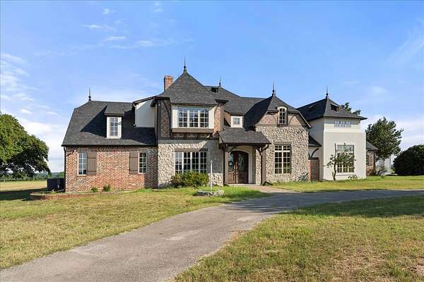 238 Acres of Agricultural Land with Home for Sale in Tyler, Texas