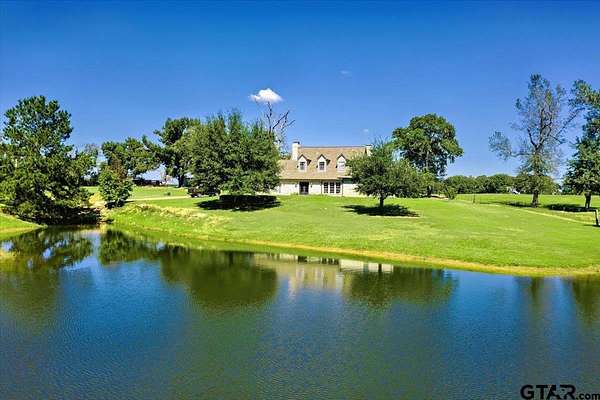 196 Acres of Land with Home for Sale in Arp, Texas