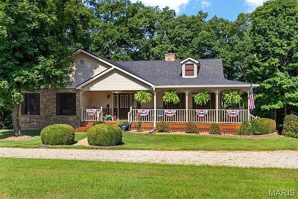 9 Acres of Land with Home for Sale in Montgomery City, Missouri