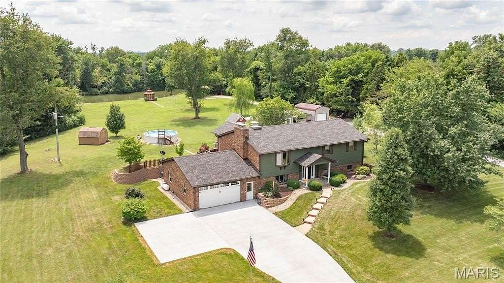 4.5 Acres of Land with Home for Sale in Dow, Illinois