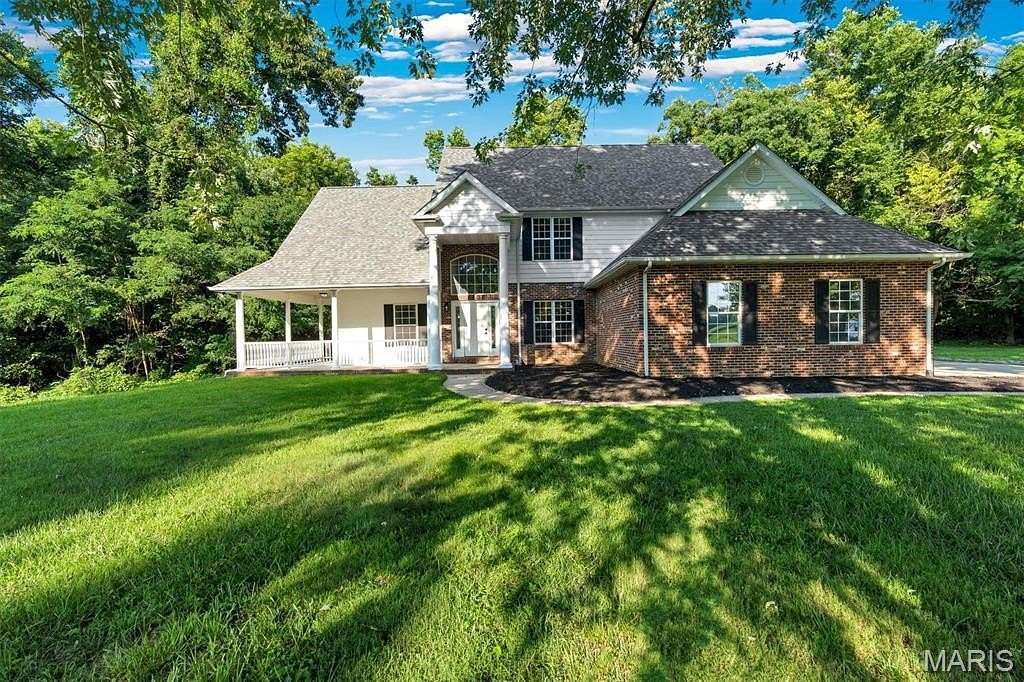 5 Acres of Land with Home for Sale in Edwardsville, Illinois
