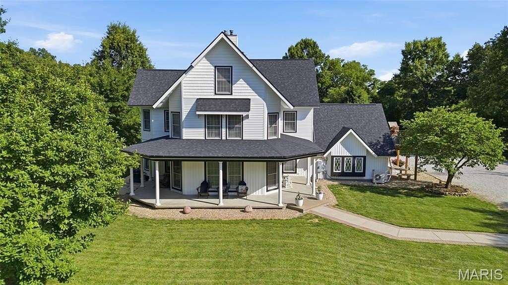 4 Acres of Land with Home for Sale in Columbia, Illinois
