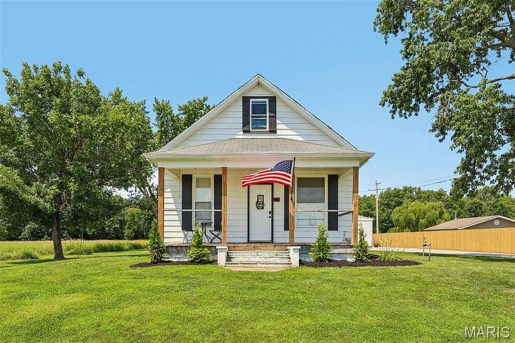 6 Acres of Land with Home for Sale in Vernon, Illinois