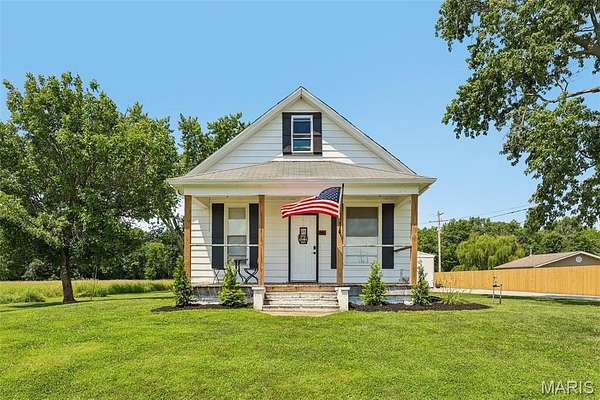 6 Acres of Land with Home for Sale in Vernon, Illinois