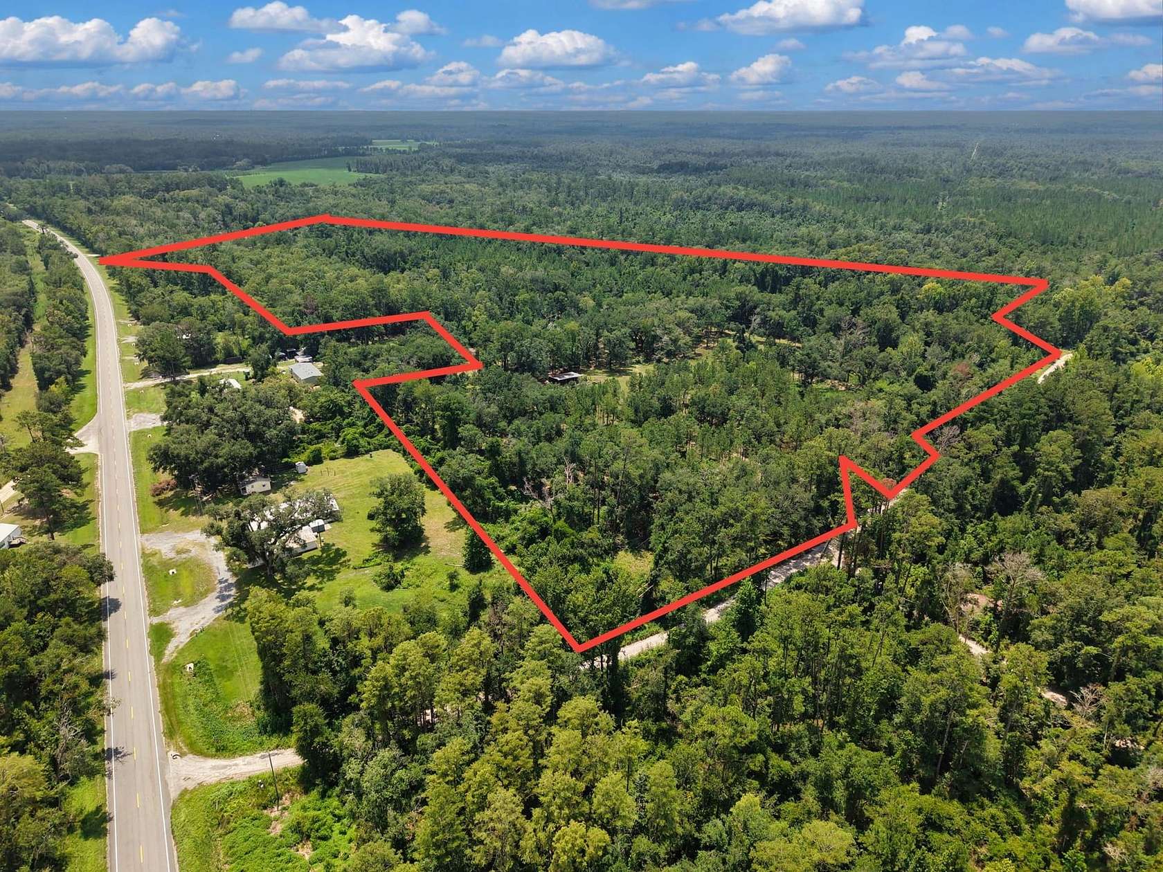 25.3 Acres of Recreational Land with Home for Sale in Greenville, Florida