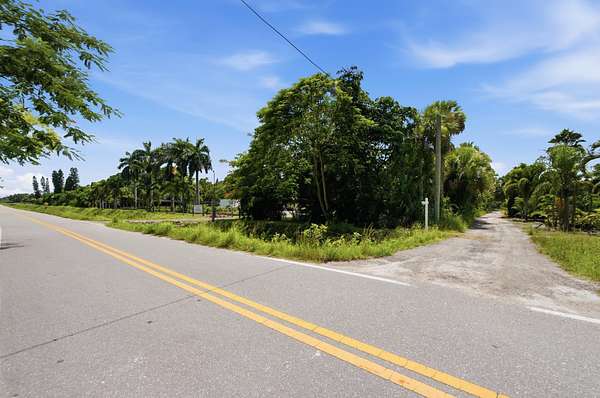 5 Acres of Land for Sale in Loxahatchee Groves, Florida