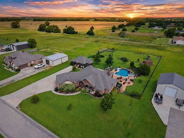 1.5 Acres of Land with Home for Sale in Caddo Mills, Texas