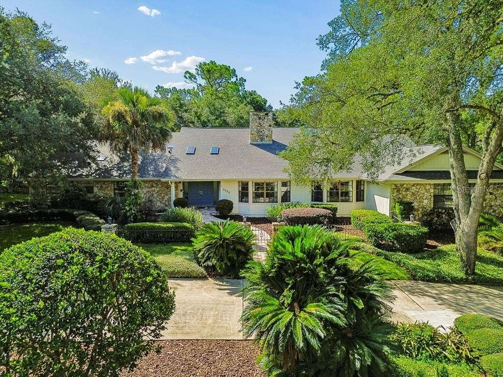 1.5 Acres of Land with Home for Sale in Longwood, Florida