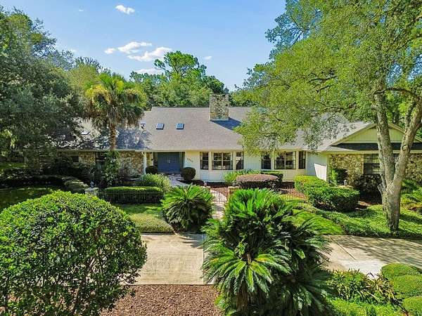 1.5 Acres of Land with Home for Sale in Longwood, Florida