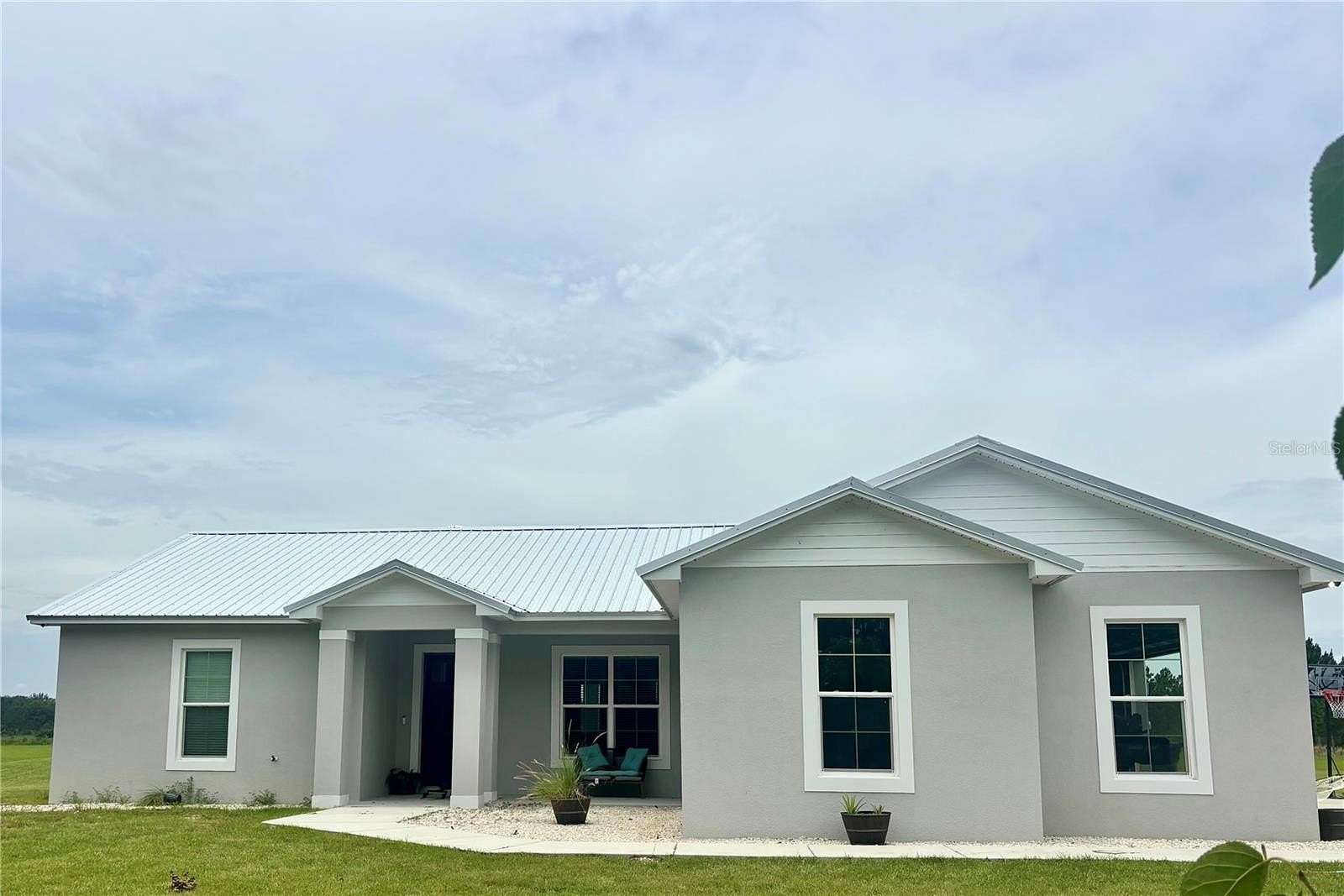 10.2 Acres of Land with Home for Sale in Fort Meade, Florida