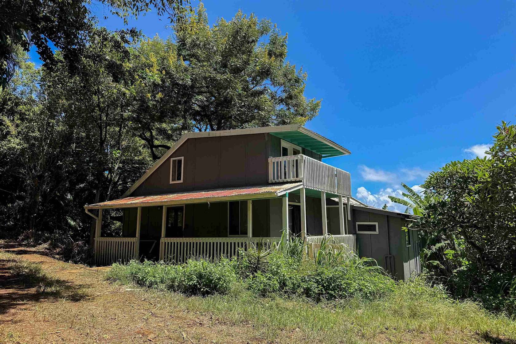 6 Acres of Land with Home for Sale in Haʻikū, Hawaii