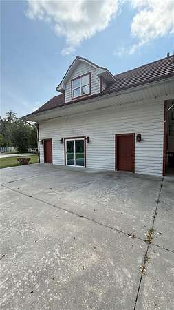 2.89 Acres of Land with Home for Lease in Lake City, Florida