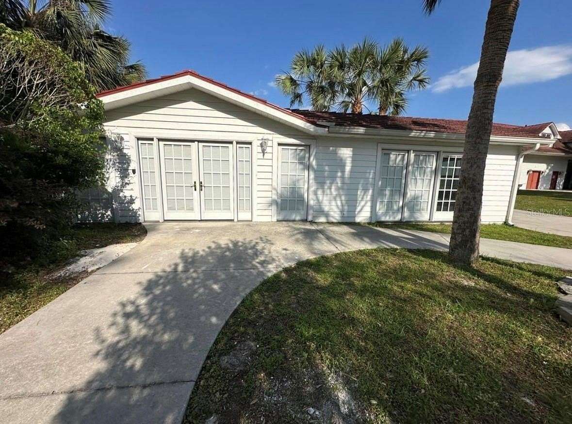 13.8 Acres of Land with Home for Lease in Lake City, Florida