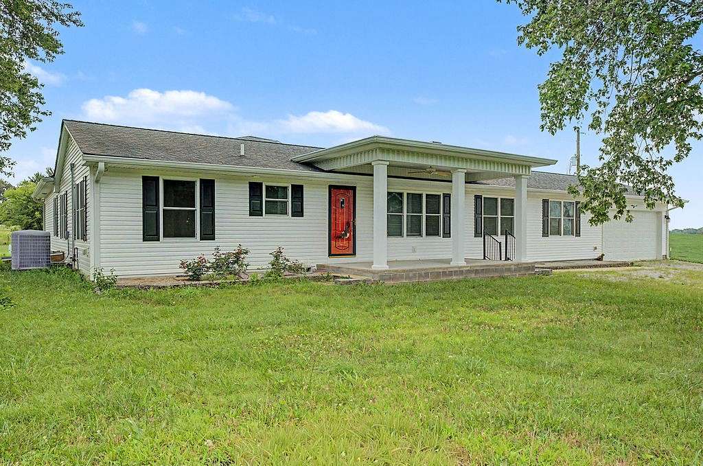4.87 Acres of Land with Home for Sale in Hopkinsville, Kentucky
