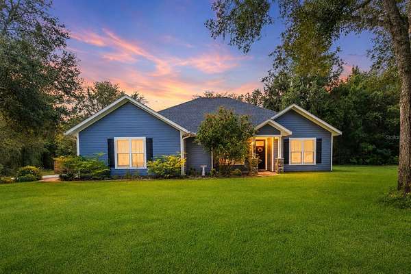 4.78 Acres of Land with Home for Sale in High Springs, Florida