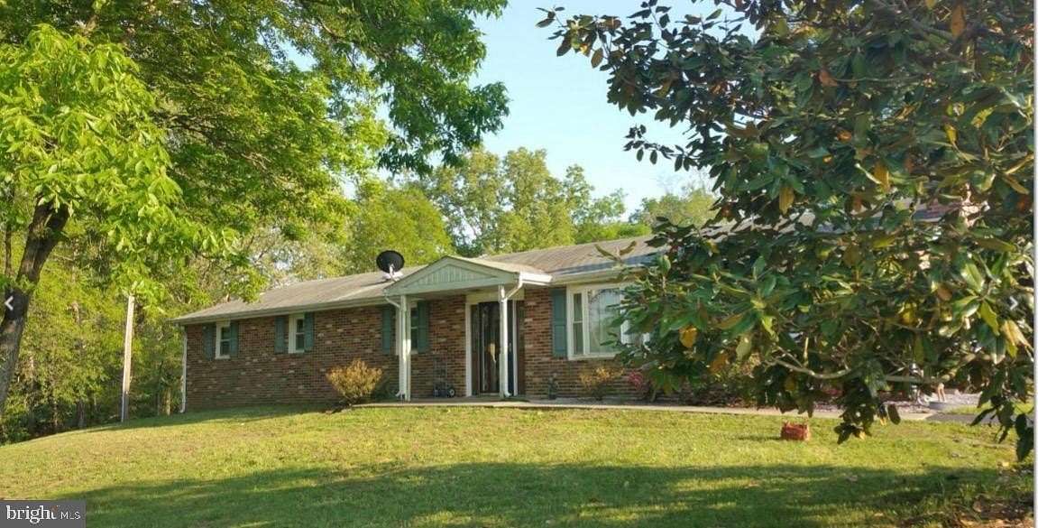 7.1 Acres of Land with Home for Lease in Hughesville, Maryland
