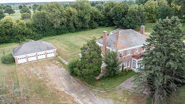 2 Acres of Land with Home for Sale in Princeton, Illinois