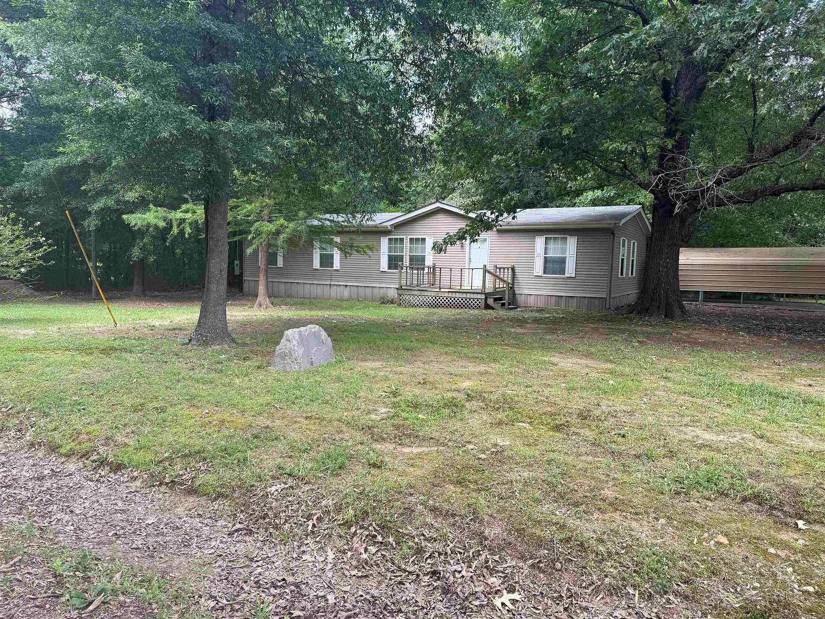 2.5 Acres of Land with Home for Sale in Arkadelphia, Arkansas