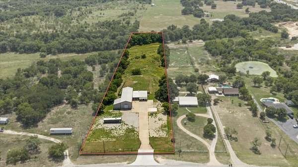 5 Acres of Improved Mixed-Use Land for Sale in Stephenville, Texas