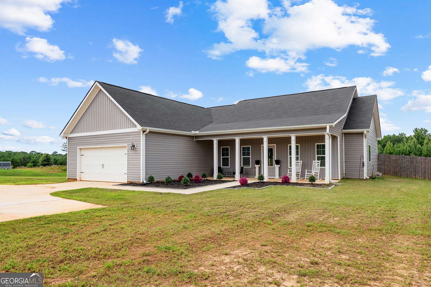 6 Acres of Land with Home for Sale in Grantville, Georgia