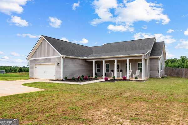 6 Acres of Land with Home for Sale in Grantville, Georgia