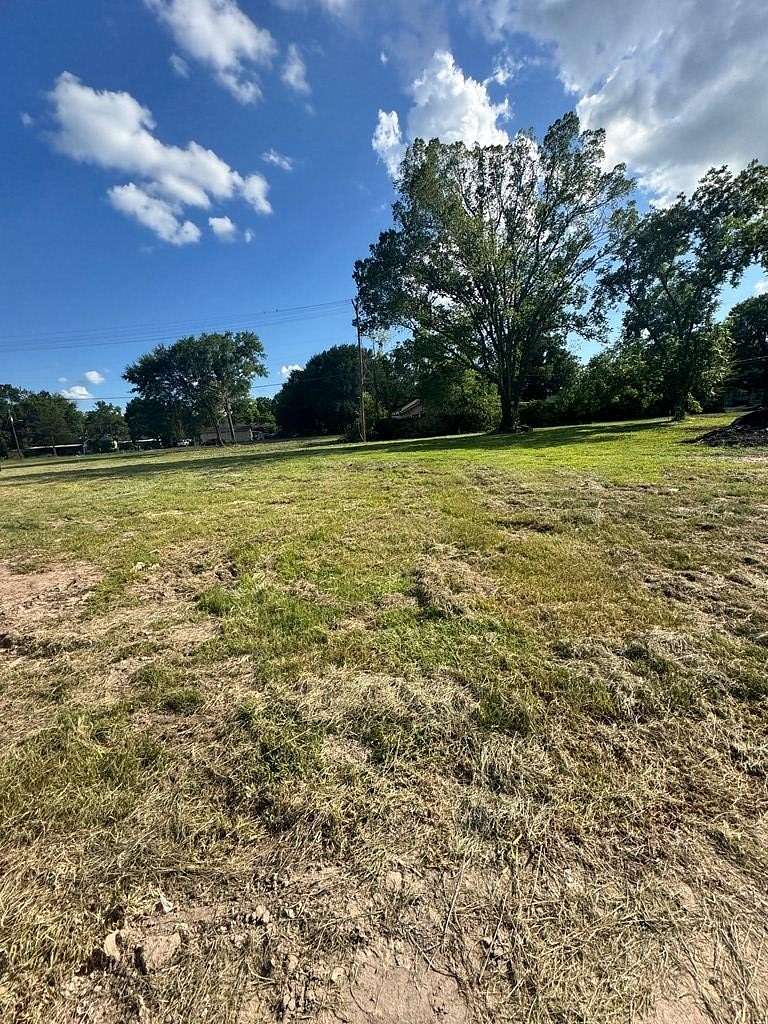 1.33 Acres of Land for Sale in Lufkin, Texas