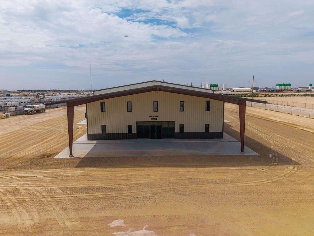 4 Acres of Improved Commercial Land for Sale in Odessa, Texas