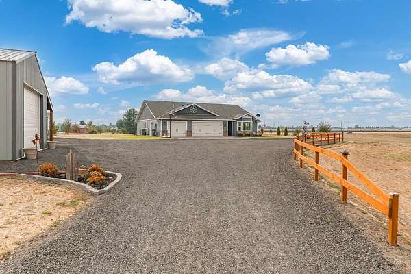 8 Acres of Improved Mixed-Use Land for Sale in Medical Lake, Washington