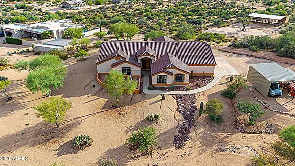 2.5 Acres of Land with Home for Sale in Scottsdale, Arizona