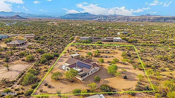 2.5 Acres of Land with Home for Sale in Scottsdale, Arizona
