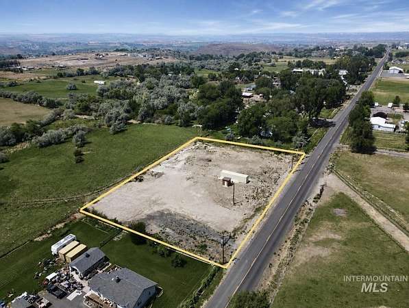 1.38 Acres of Residential Land for Sale in Buhl, Idaho