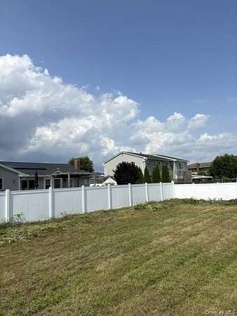 0.09 Acres of Land for Sale in Lindenhurst, New York