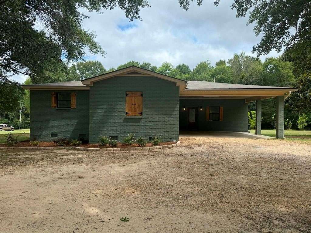 1.56 Acres of Land with Home for Sale in Laurel, Mississippi