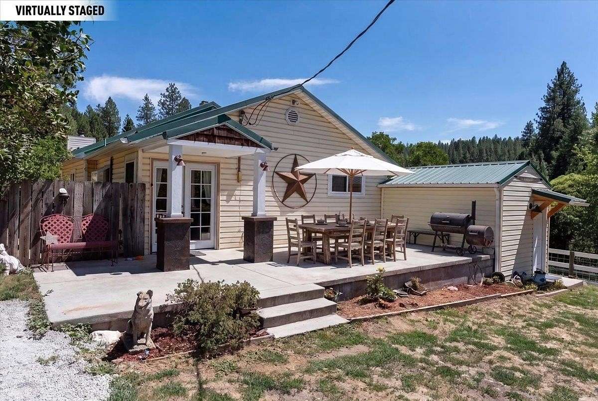 14 Acres of Land with Home for Sale in Spokane, Washington