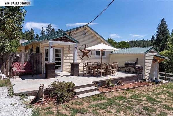 14 Acres of Land with Home for Sale in Spokane, Washington