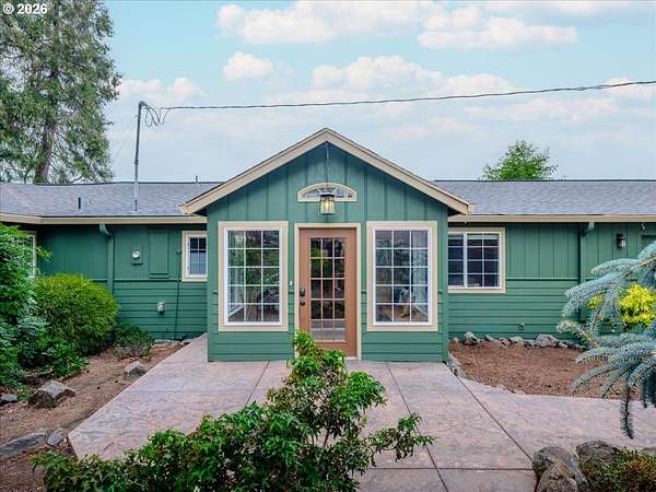 1.5 Acres of Land with Home for Sale in Silverton, Oregon