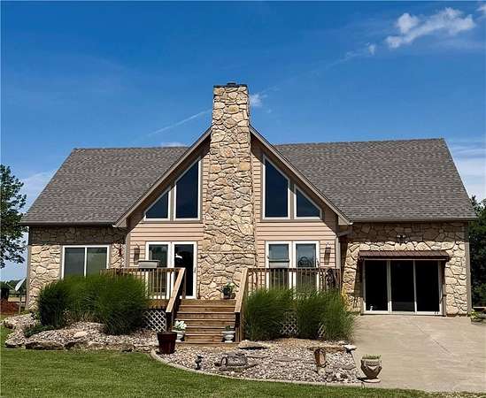 14 Acres of Land with Home for Sale in Pomona, Kansas