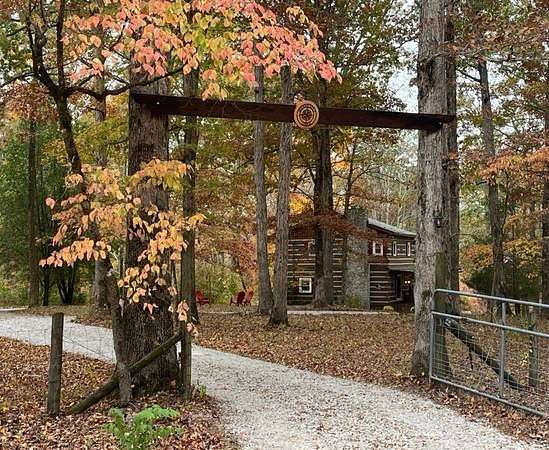 8.14 Acres of Land with Home for Sale in White Bluff, Tennessee