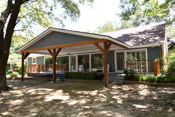 2.5 Acres of Land with Home for Sale in Mesquite, Texas