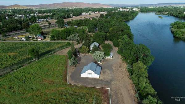 7.36 Acres of Land with Home for Sale in Weiser, Idaho