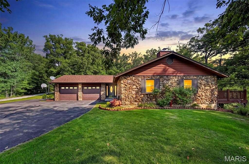 3.55 Acres of Land with Home for Sale in Troy, Missouri