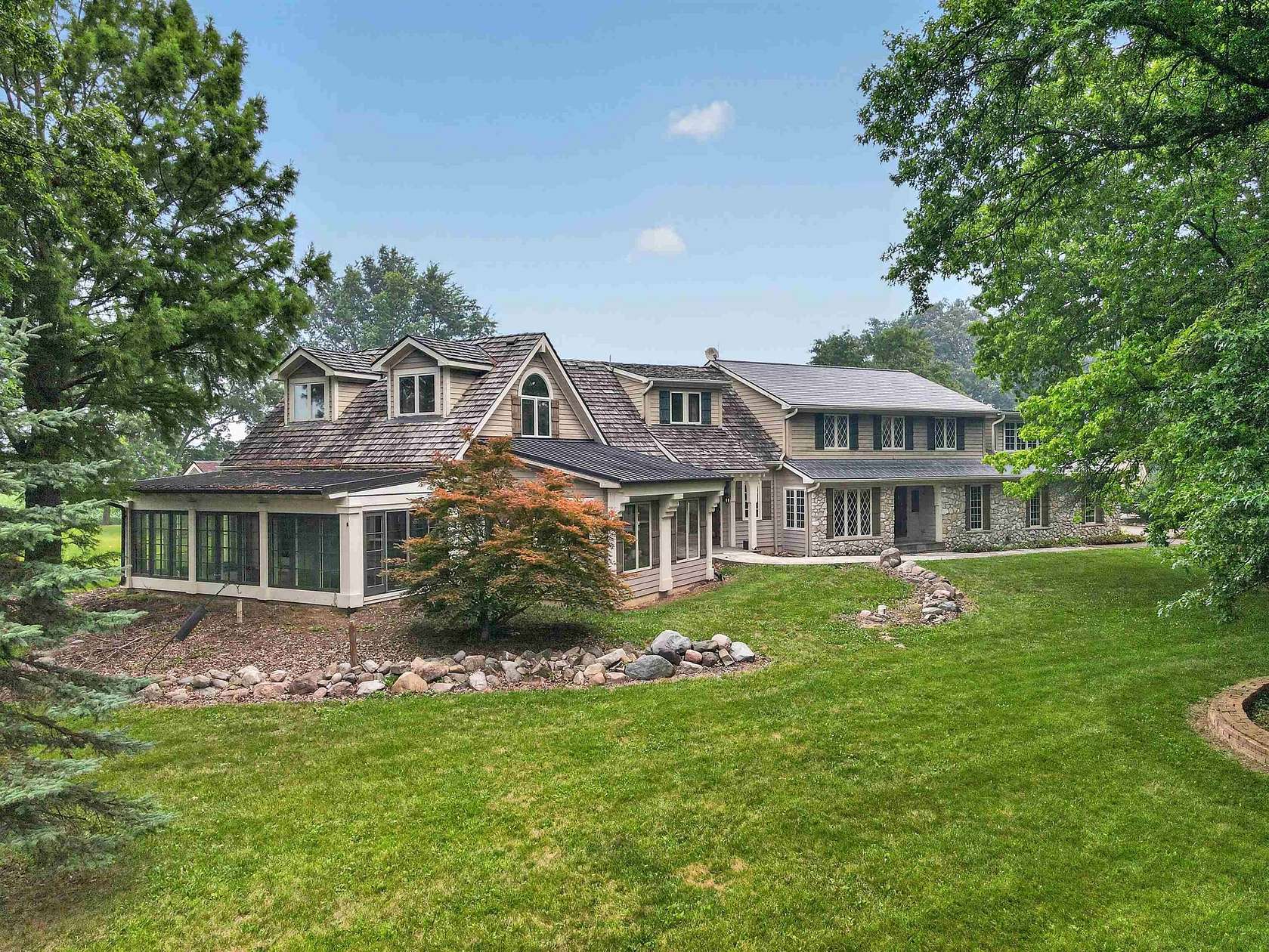 4.48 Acres of Land with Home for Sale in Hoagland, Indiana