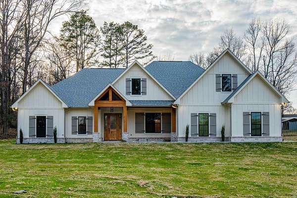 1.53 Acres of Land with Home for Sale in Hot Springs, Arkansas
