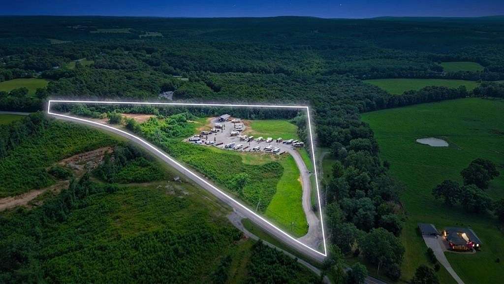 12 Acres of Commercial Land for Sale in Crossville, Tennessee