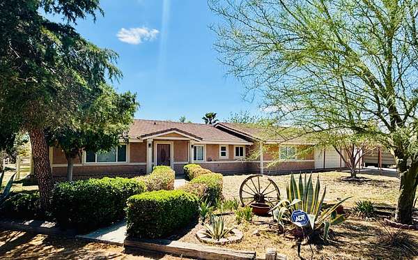 2.39 Acres of Land with Home for Lease in Palmdale, California