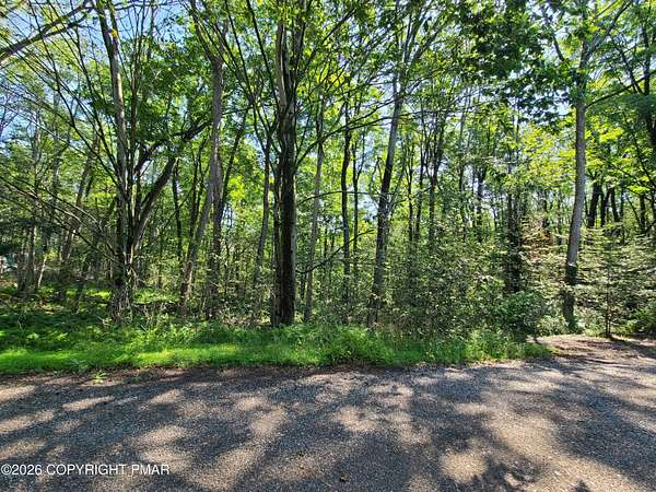 2.17 Acres of Residential Land for Sale in Canadensis, Pennsylvania