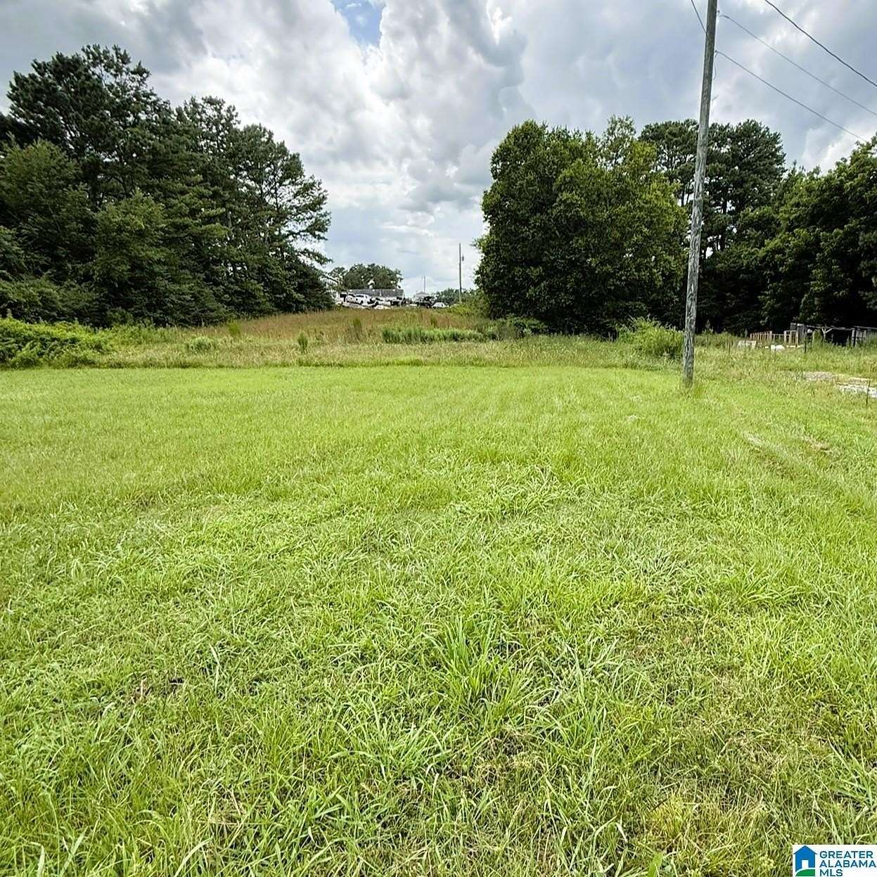 0.6 Acres of Land for Sale in Valhermoso Springs, Alabama