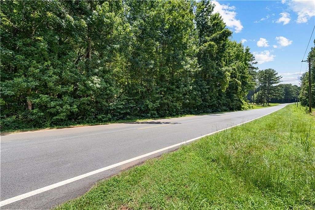 50 Acres of Land for Sale in Chattahoochee Hills, Georgia