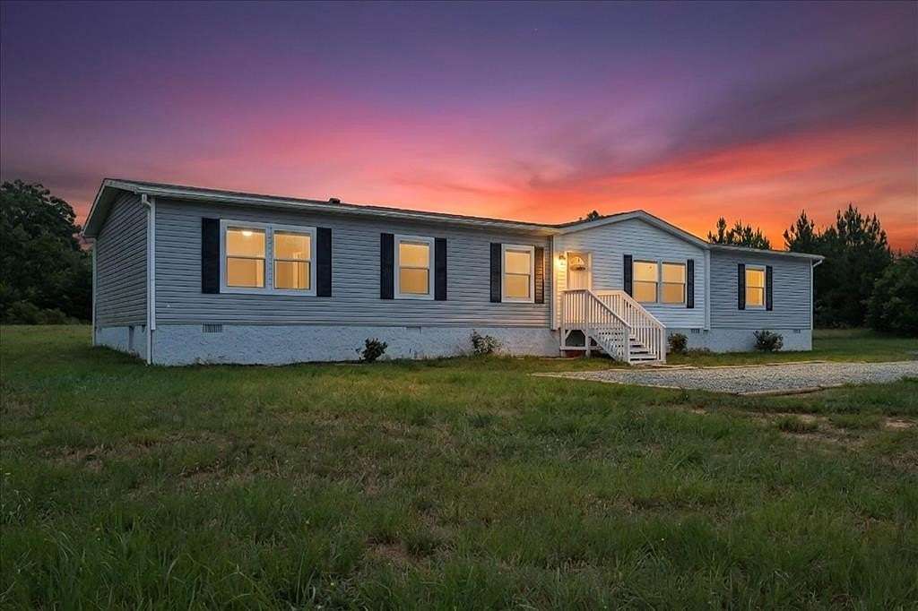 3.3 Acres of Land with Home for Sale in Nathalie, Virginia