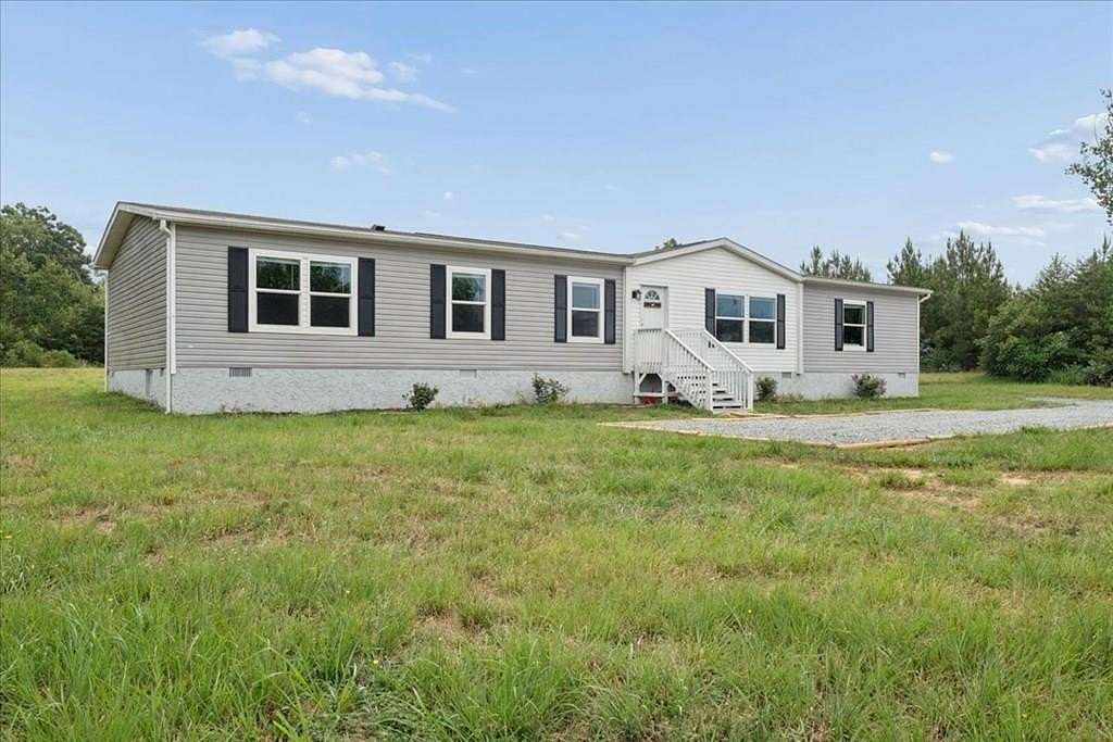 3.3 Acres of Land with Home for Sale in Nathalie, Virginia